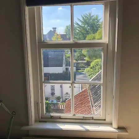Vakantiehuis Rijksmonumentale Stadswoning In Oranjestad Buren