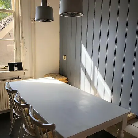 Rijksmonumentale Stadswoning In Oranjestad Buren * Buren (Gelderland)