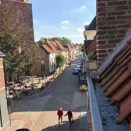 Vakantiehuis Rijksmonumentale Stadswoning In Oranjestad Buren