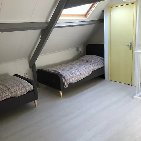 Vakantiehuis Rijksmonumentale Stadswoning In Oranjestad Buren Buren (Gelderland)