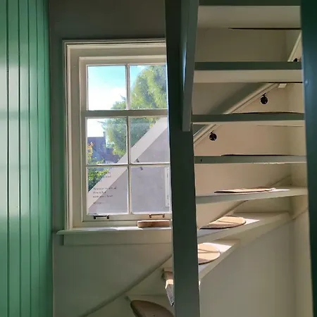 Rijksmonumentale Stadswoning In Oranjestad Buren Vakantiehuis *
